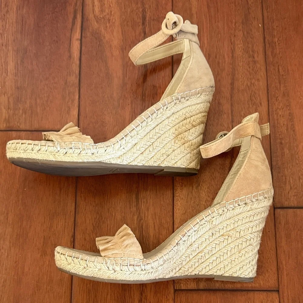 Marc Fisher Tan Wedge Sandals Size 10